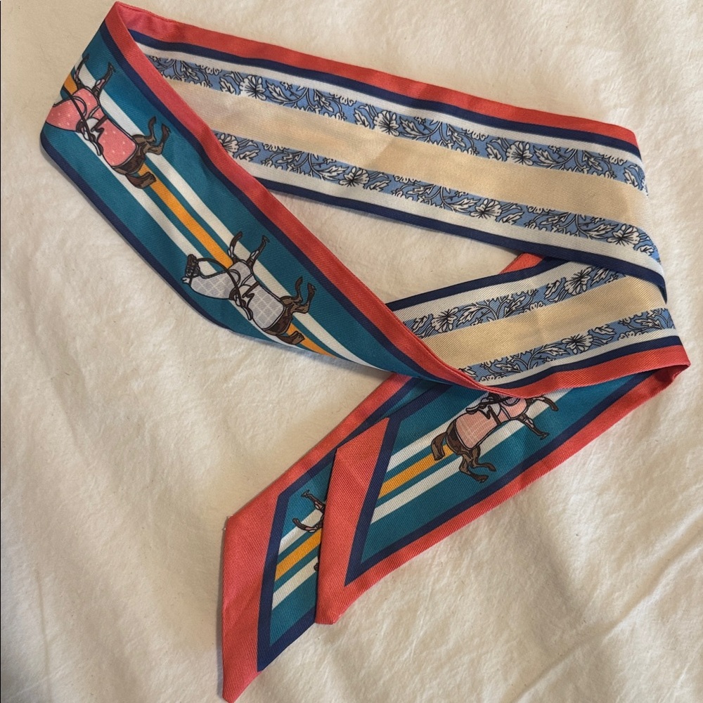 Designer Silk Scarf Collection - Picture 4 of 7